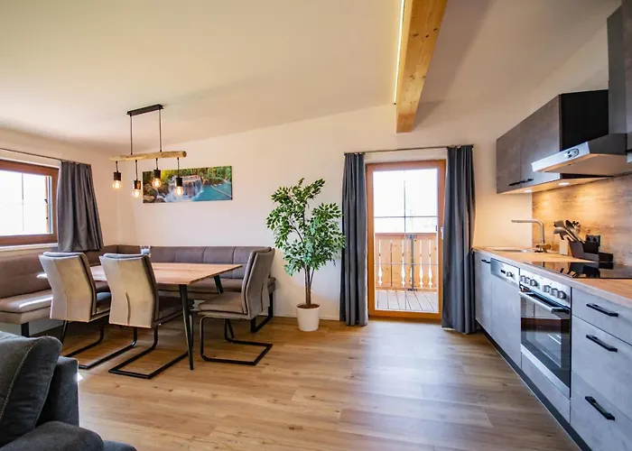 Jenewein Apartment *